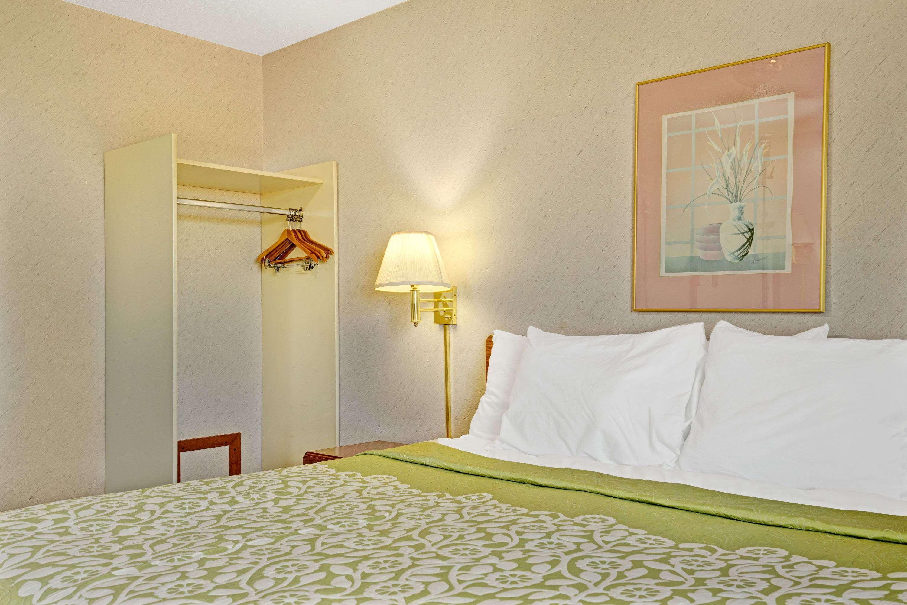 Days Inn By Wyndham Monticello Dış mekan fotoğraf