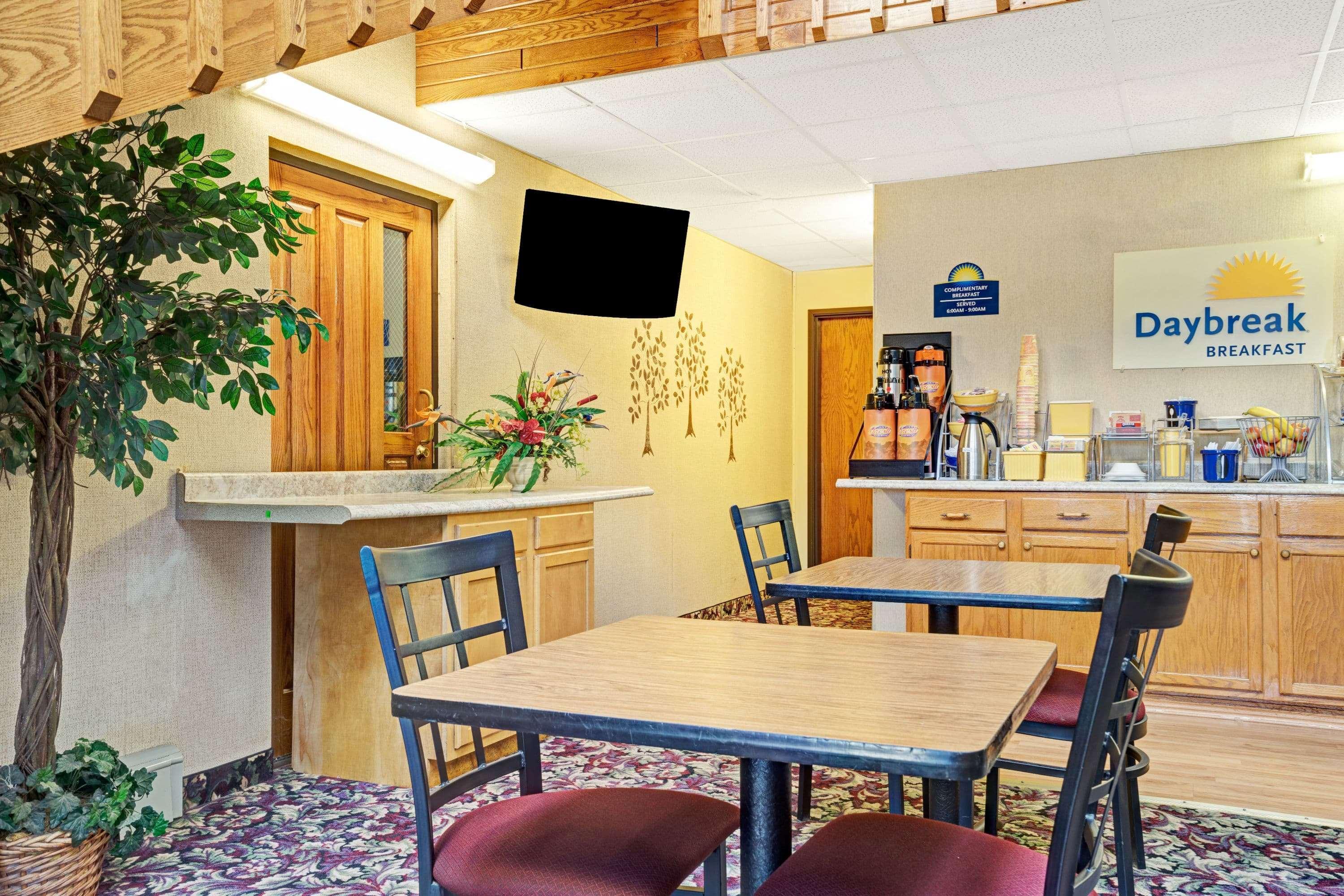 Days Inn By Wyndham Monticello Dış mekan fotoğraf